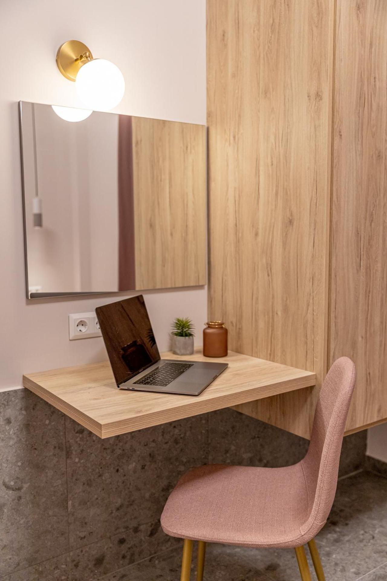 Elegant 5' From Ampelokipi Metro Station Apartament *